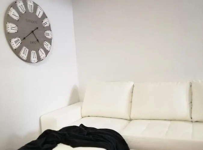 Homeforguest Bioma Modern & Minimalist Apartament